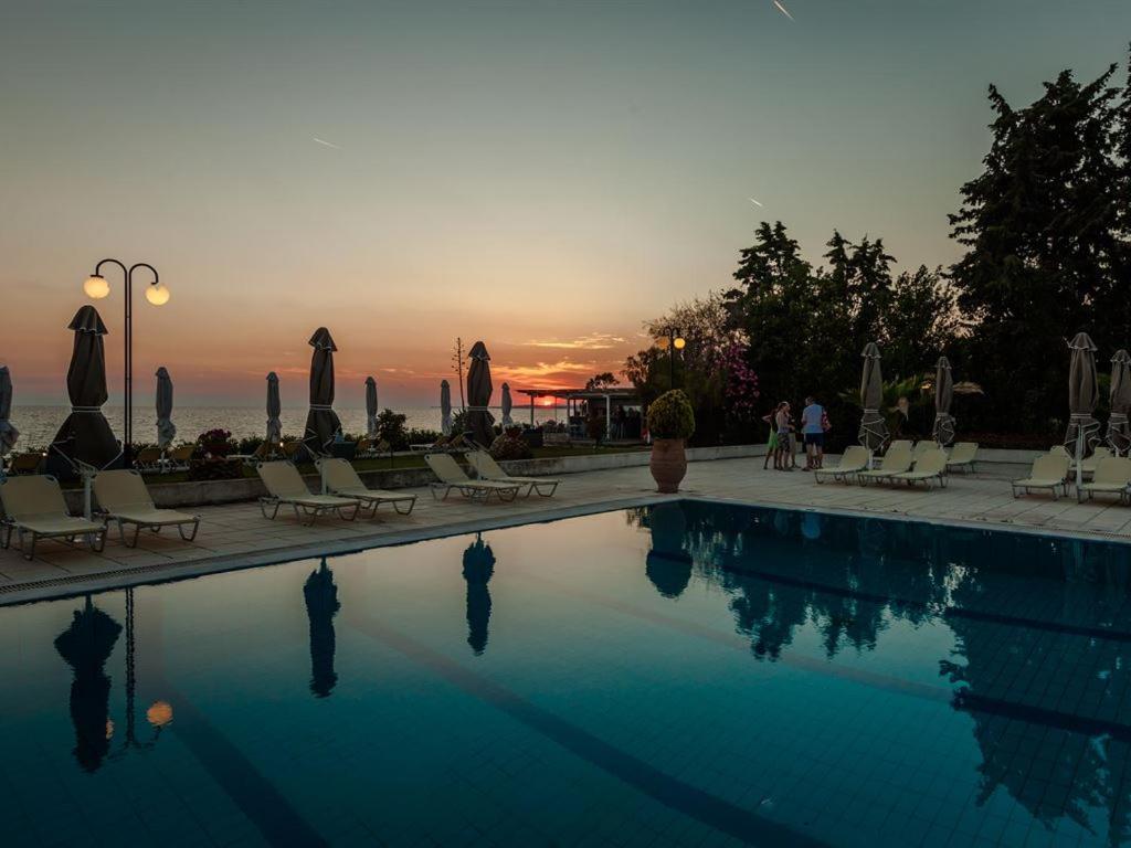 נאה פוטידאה Kassandra Mare Hotel מראה חיצוני תמונה