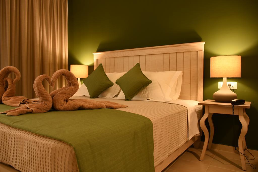 נאה פוטידאה Kassandra Mare Hotel מראה חיצוני תמונה